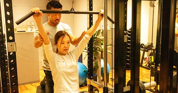 トレーニングをするリプレシャス代表とトレーニー